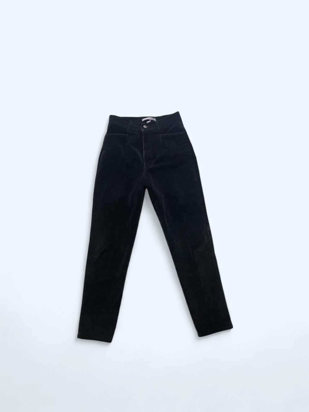 Black high-waisted velvet jeans size 10 by
Gloria Vanderbilt